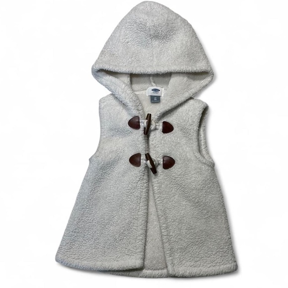 Old Navy - Soft off-white fleece vest with wooden buttons and hood, Size 3T - Picture 1 of 4